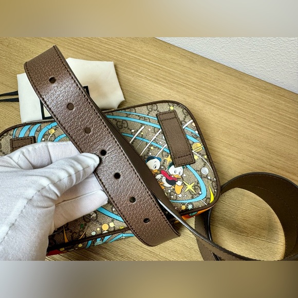 GUCCI Disney X Donald Duck Print Belt Bag - Picture 9 of 11